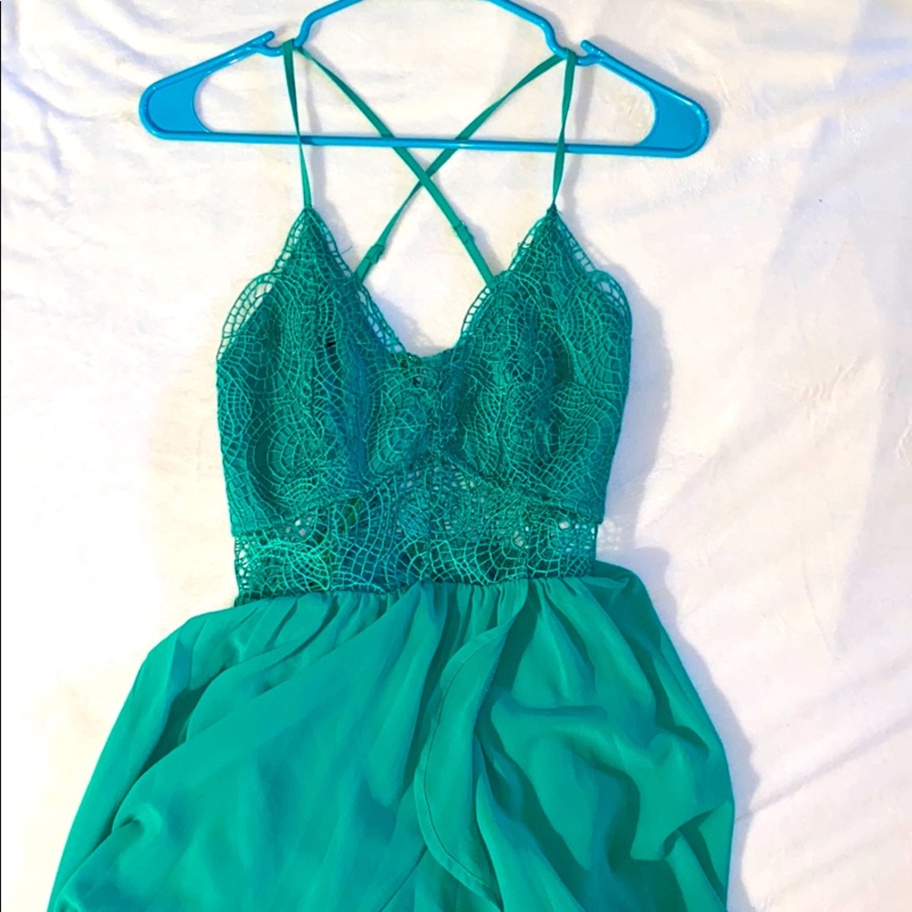 🍃 FASHION NOVA GREEN DRESS 🍃 - Picture 2 of 4
